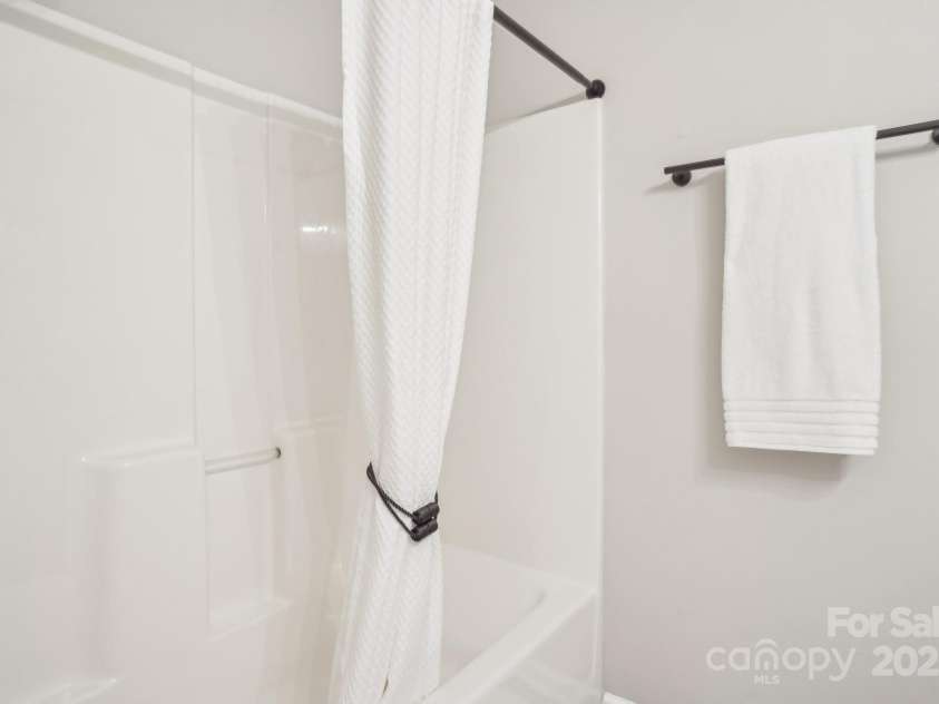 8108 Christmas Court, Charlotte, NC 28216.  MLS# CAR4263666, YatesRealty ID 27163. 