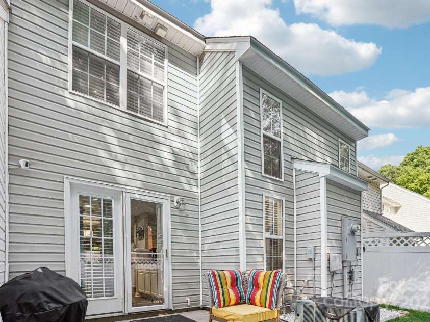 8108 Christmas Court, Charlotte, NC 28216.  MLS# CAR4263666, YatesRealty ID 27163. 