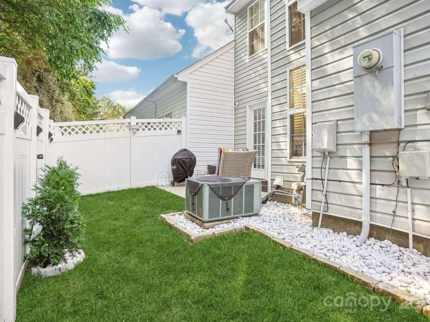 8108 Christmas Court, Charlotte, NC 28216.  MLS# CAR4263666, YatesRealty ID 27163. 