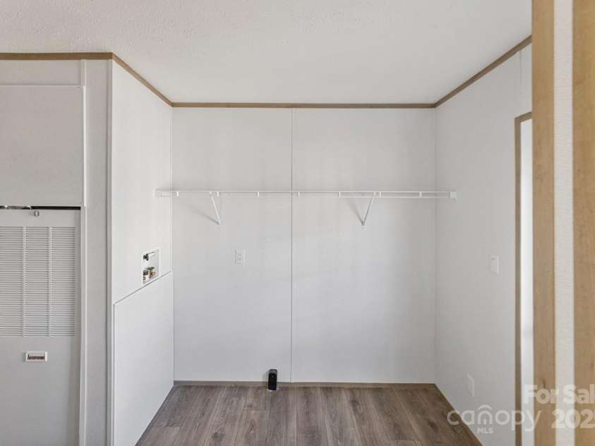 104 Advent Drive, Grover, NC 28073.  MLS# CAR4255581, YatesRealty ID 27164. Laundry Room