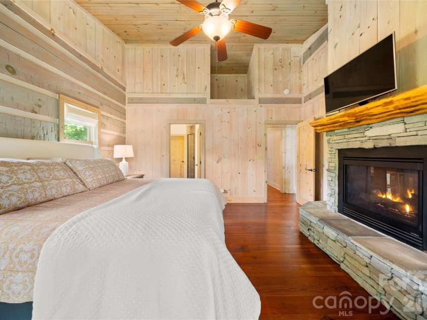 170 Cradling Cove, Waynesville, NC 28785.  MLS# CAR4387872, YatesRealty ID 27165. 1st Primary