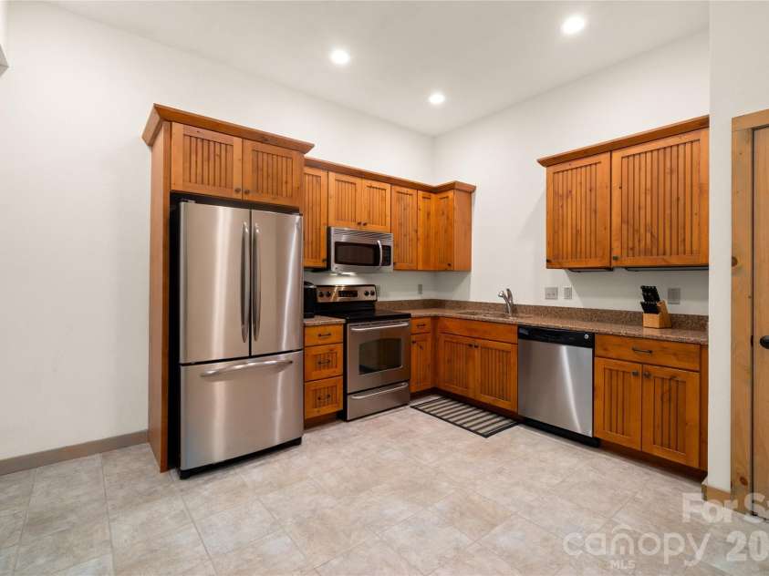 170 Cradling Cove, Waynesville, NC 28785.  MLS# CAR4387872, YatesRealty ID 27165. 2nd full Kitchen