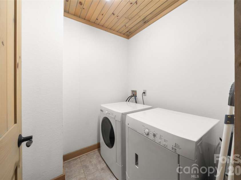 170 Cradling Cove, Waynesville, NC 28785.  MLS# CAR4387872, YatesRealty ID 27165. Main level Laundry