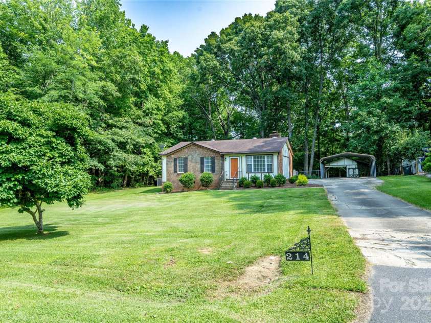 214 Cottage Place, York, SC 29745.  MLS# CAR4267142, YatesRealty ID 27165. 