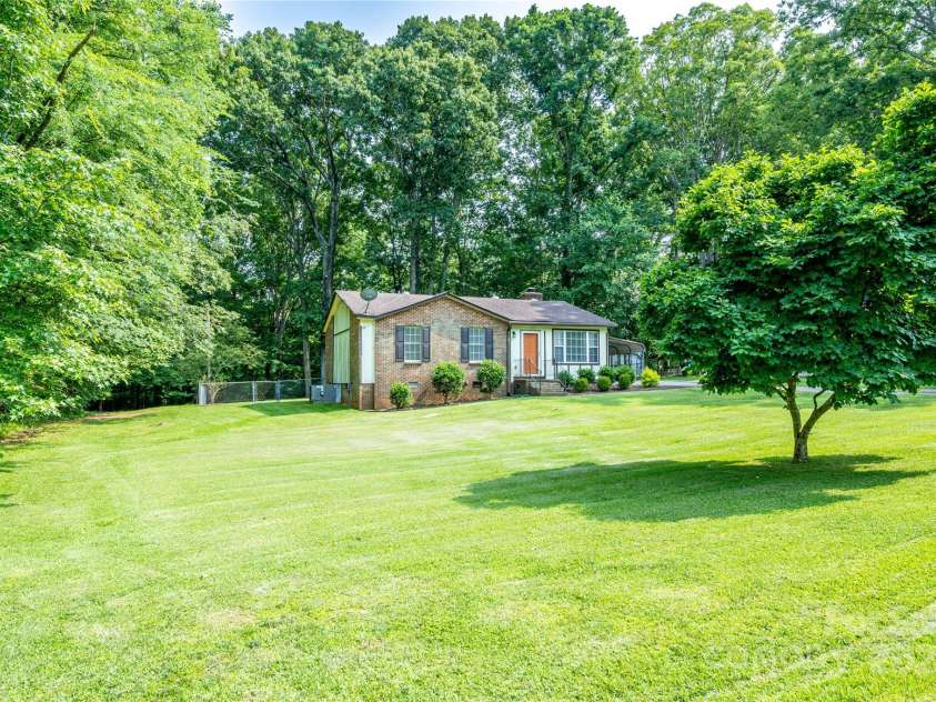 214 Cottage Place, York, SC 29745.  MLS# CAR4267142, YatesRealty ID 27165. 