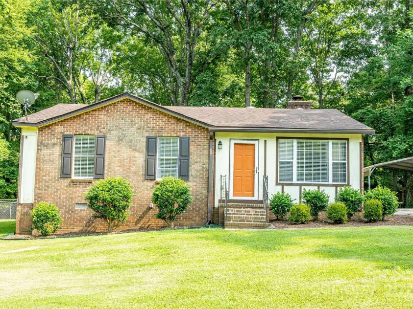 214 Cottage Place, York, SC 29745.  MLS# CAR4267142, YatesRealty ID 27165. 