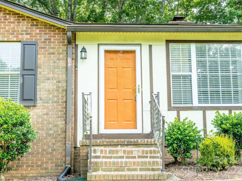 214 Cottage Place, York, SC 29745.  MLS# CAR4267142, YatesRealty ID 27165. 