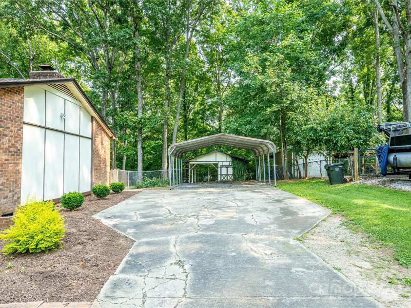 214 Cottage Place, York, SC 29745.  MLS# CAR4267142, YatesRealty ID 27165. 