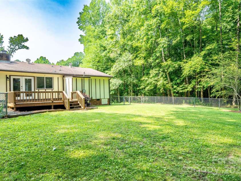 214 Cottage Place, York, SC 29745.  MLS# CAR4267142, YatesRealty ID 27165. 