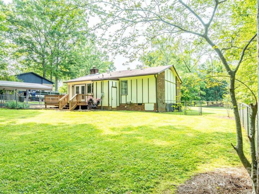 214 Cottage Place, York, SC 29745.  MLS# CAR4267142, YatesRealty ID 27165. 