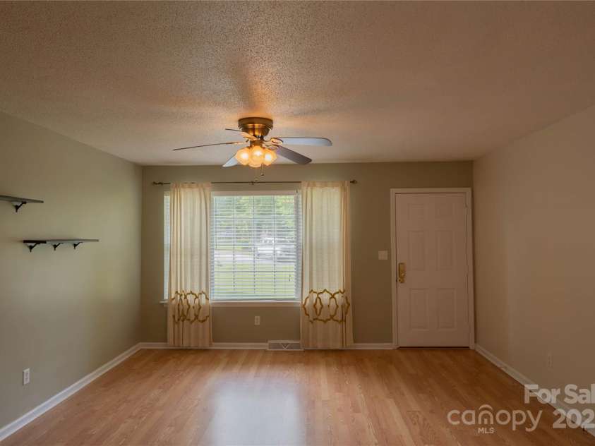 214 Cottage Place, York, SC 29745.  MLS# CAR4267142, YatesRealty ID 27165. 