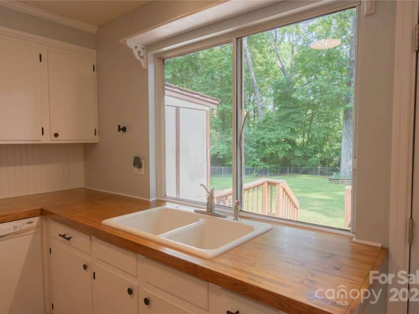 214 Cottage Place, York, SC 29745.  MLS# CAR4267142, YatesRealty ID 27165. 