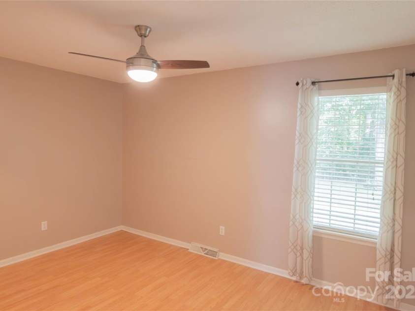 214 Cottage Place, York, SC 29745.  MLS# CAR4267142, YatesRealty ID 27165. 