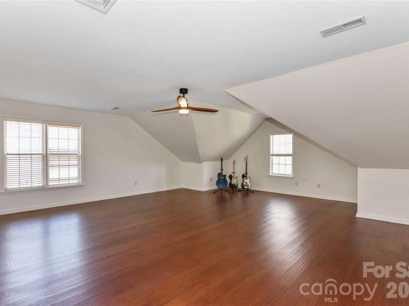 8127 Grahamson Lane, Charlotte, NC 28269.  MLS# CAR4346437, YatesRealty ID 27166. 