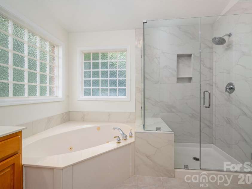8127 Grahamson Lane, Charlotte, NC 28269.  MLS# CAR4346437, YatesRealty ID 27166. 