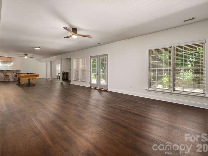 8127 Grahamson Lane, Charlotte, NC 28269.  MLS# CAR4346437, YatesRealty ID 27166. 