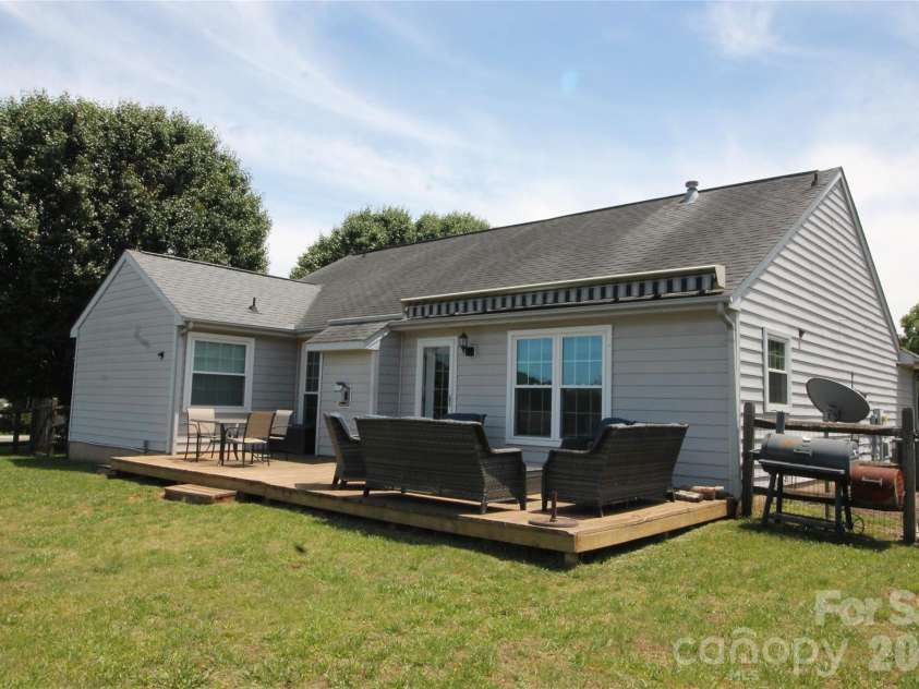900 Milkwood Lane, Monroe, NC 28110.  MLS# CAR4380312, YatesRealty ID 27167. 