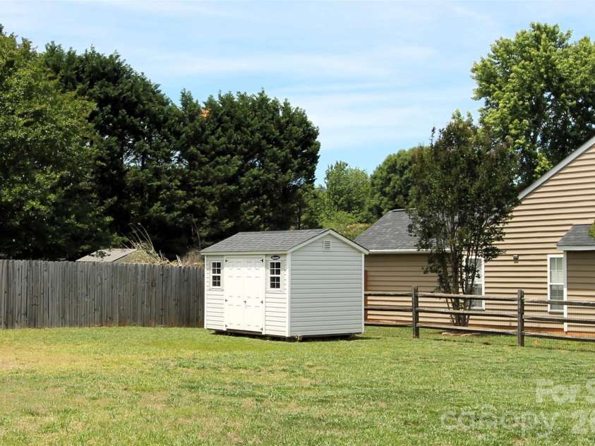 900 Milkwood Lane, Monroe, NC 28110.  MLS# CAR4380312, YatesRealty ID 27167. 