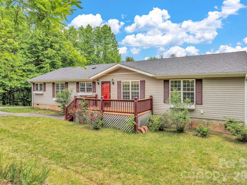 31 Trent Drive, Leicester, NC 28748.  MLS# CAR4380919, YatesRealty ID 27168. 