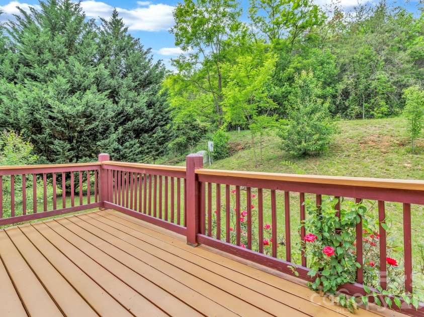 31 Trent Drive, Leicester, NC 28748.  MLS# CAR4380919, YatesRealty ID 27168. 