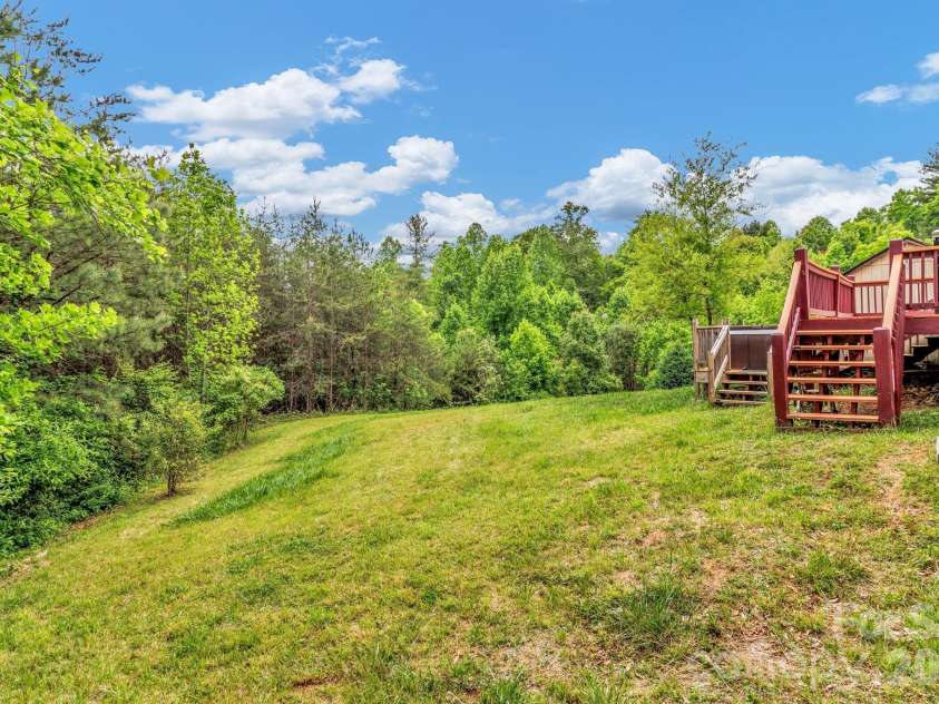 31 Trent Drive, Leicester, NC 28748.  MLS# CAR4380919, YatesRealty ID 27168. 