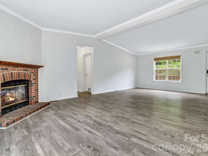 31 Trent Drive, Leicester, NC 28748.  MLS# CAR4380919, YatesRealty ID 27168. 