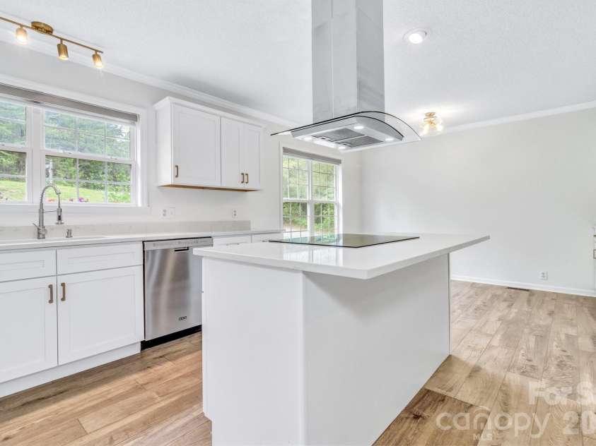 31 Trent Drive, Leicester, NC 28748.  MLS# CAR4380919, YatesRealty ID 27168. 