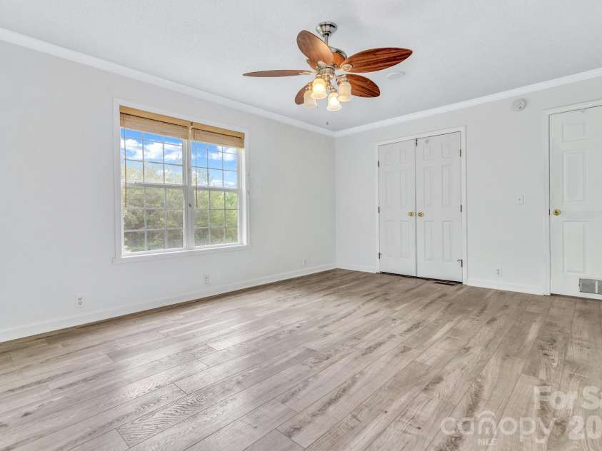 31 Trent Drive, Leicester, NC 28748.  MLS# CAR4380919, YatesRealty ID 27168. 