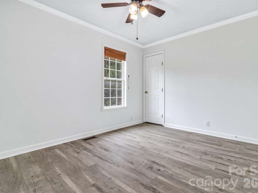 31 Trent Drive, Leicester, NC 28748.  MLS# CAR4380919, YatesRealty ID 27168. 