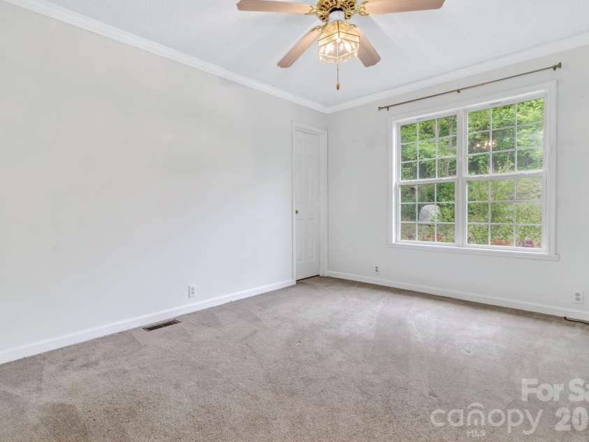 31 Trent Drive, Leicester, NC 28748.  MLS# CAR4380919, YatesRealty ID 27168. 