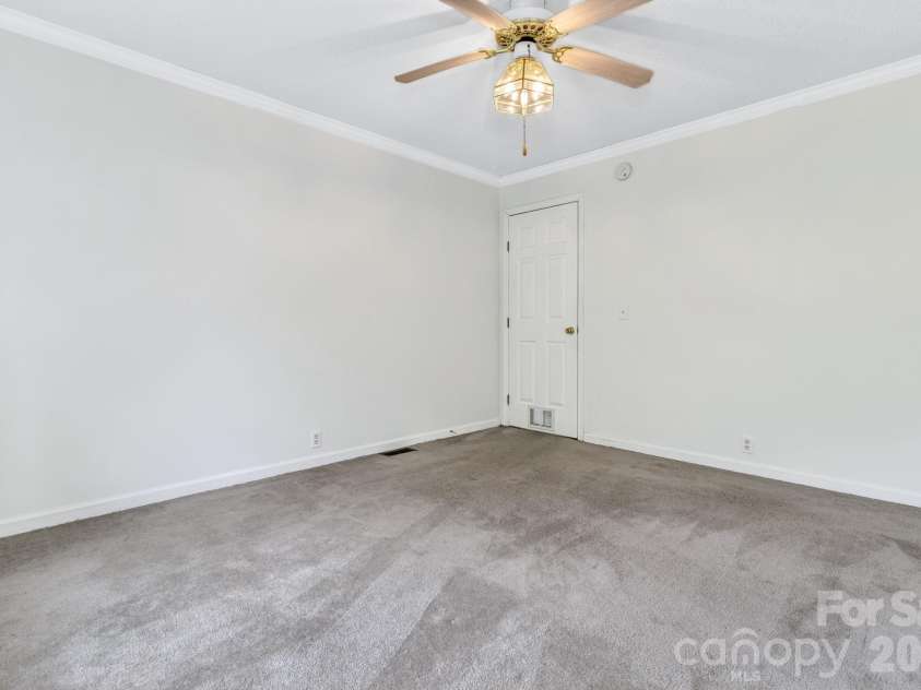 31 Trent Drive, Leicester, NC 28748.  MLS# CAR4380919, YatesRealty ID 27168. 