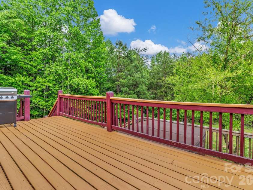 31 Trent Drive, Leicester, NC 28748.  MLS# CAR4380919, YatesRealty ID 27168. 