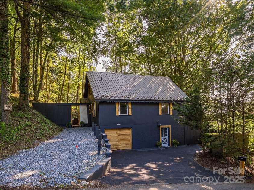 410 Mother In Law Lane, Burnsville, NC 28714.  MLS# CAR4274821, YatesRealty ID 27169. 