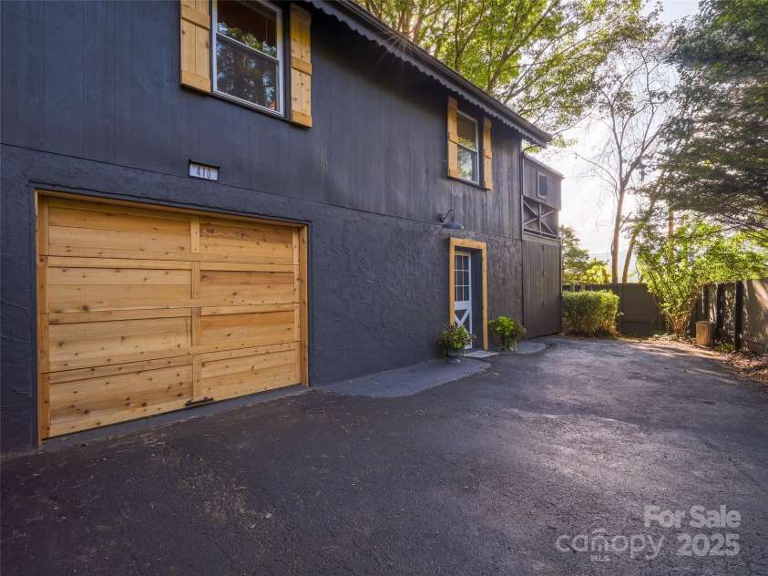 410 Mother In Law Lane, Burnsville, NC 28714.  MLS# CAR4274821, YatesRealty ID 27169. 