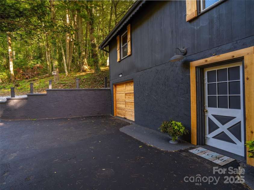 410 Mother In Law Lane, Burnsville, NC 28714.  MLS# CAR4274821, YatesRealty ID 27169. 