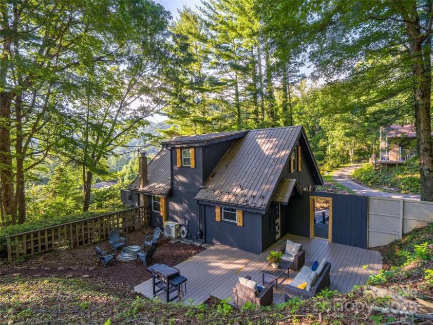 410 Mother In Law Lane, Burnsville, NC 28714.  MLS# CAR4274821, YatesRealty ID 27169. 