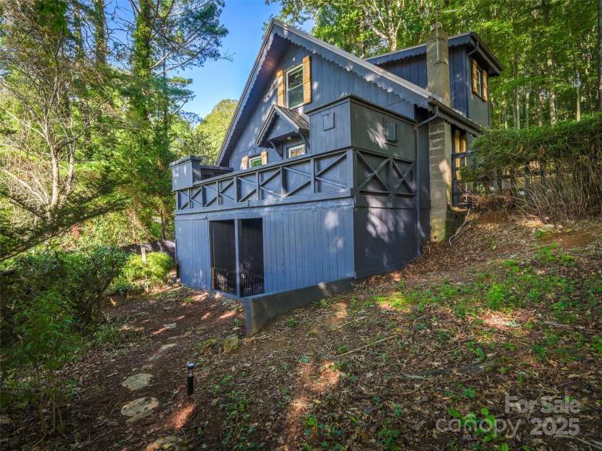 410 Mother In Law Lane, Burnsville, NC 28714.  MLS# CAR4274821, YatesRealty ID 27169. 