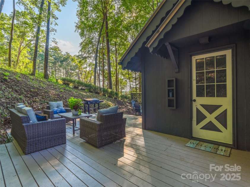 410 Mother In Law Lane, Burnsville, NC 28714.  MLS# CAR4274821, YatesRealty ID 27169. 