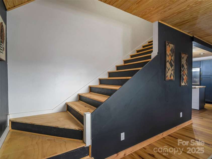 410 Mother In Law Lane, Burnsville, NC 28714.  MLS# CAR4274821, YatesRealty ID 27169. 