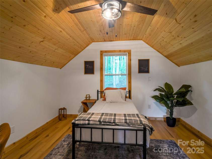 410 Mother In Law Lane, Burnsville, NC 28714.  MLS# CAR4274821, YatesRealty ID 27169. 