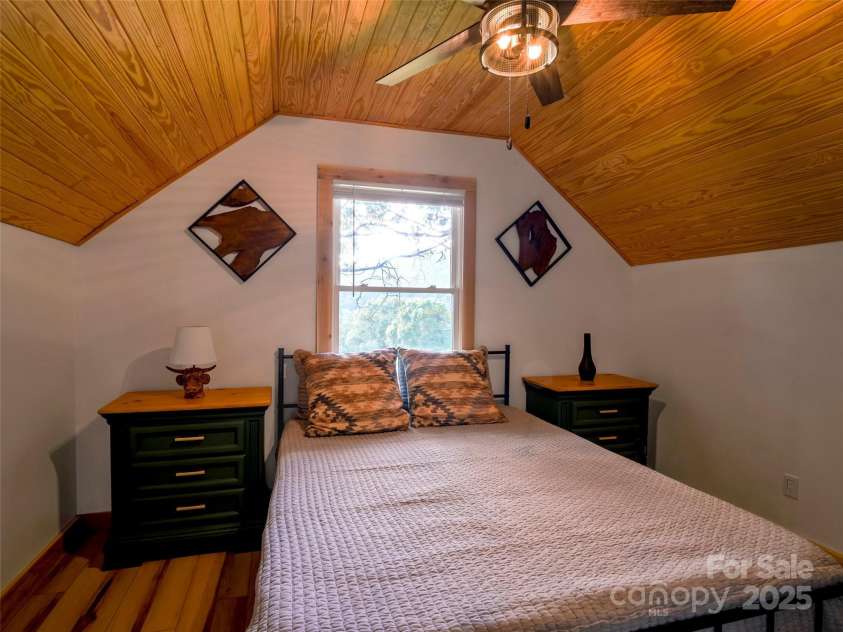 410 Mother In Law Lane, Burnsville, NC 28714.  MLS# CAR4274821, YatesRealty ID 27169. 