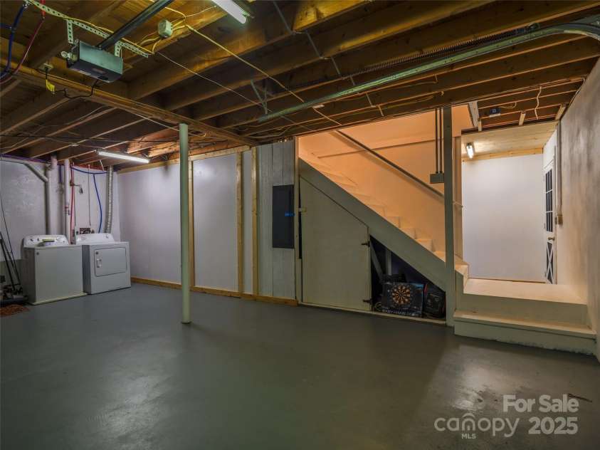 410 Mother In Law Lane, Burnsville, NC 28714.  MLS# CAR4274821, YatesRealty ID 27169. 