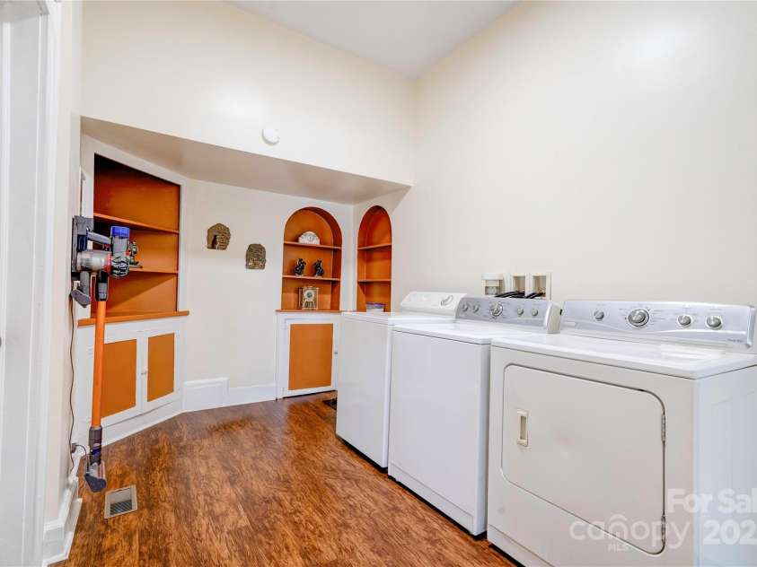 615 Warren Street, Shelby, NC 28150.  MLS# CAR4298346, YatesRealty ID 2717. Laundry