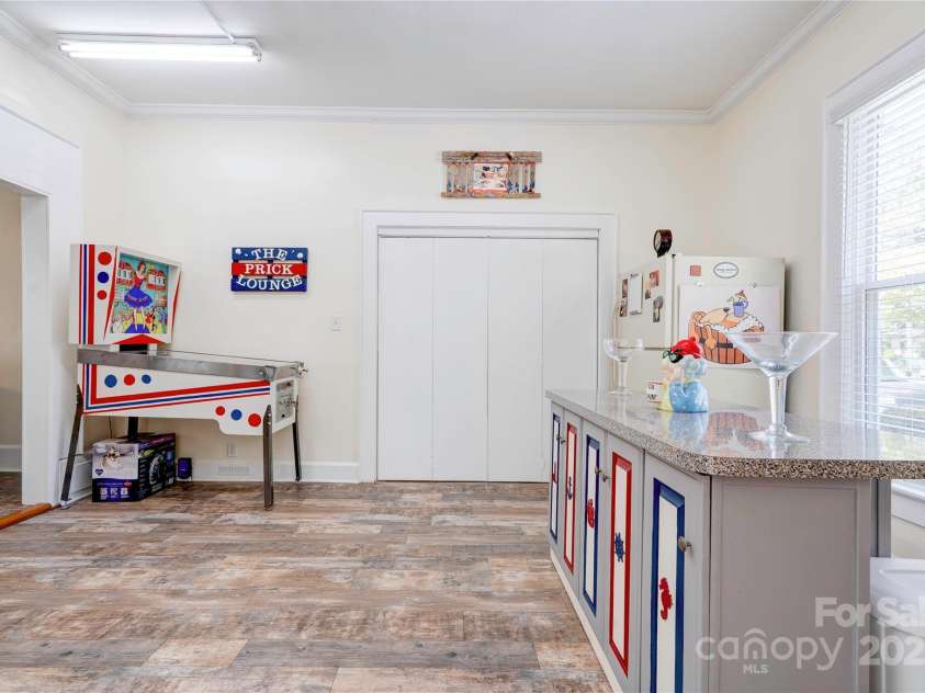 615 Warren Street, Shelby, NC 28150.  MLS# CAR4298346, YatesRealty ID 2717. Office