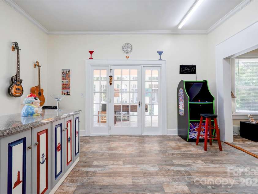 615 Warren Street, Shelby, NC 28150.  MLS# CAR4298346, YatesRealty ID 2717. Office