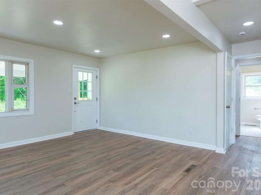 37 King Drive, Leicester, NC 28748.  MLS# CAR4384045, YatesRealty ID 27170. 