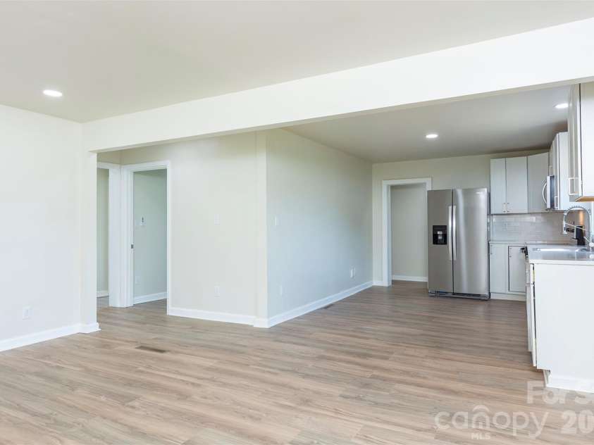 37 King Drive, Leicester, NC 28748.  MLS# CAR4384045, YatesRealty ID 27170. 