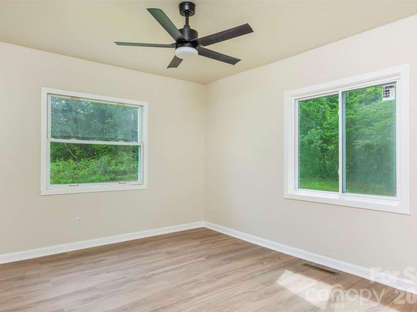 37 King Drive, Leicester, NC 28748.  MLS# CAR4384045, YatesRealty ID 27170. 