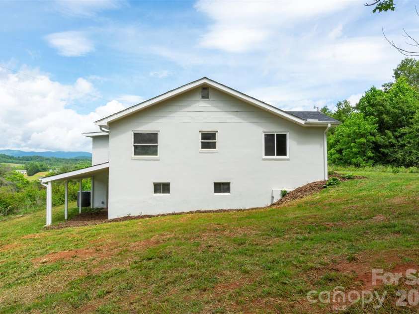 37 King Drive, Leicester, NC 28748.  MLS# CAR4384045, YatesRealty ID 27170. 