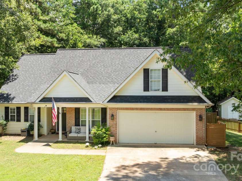 4603 Magnolia Ridge Drive, Waxhaw, NC 28173.  MLS# CAR4275236, YatesRealty ID 27170. 